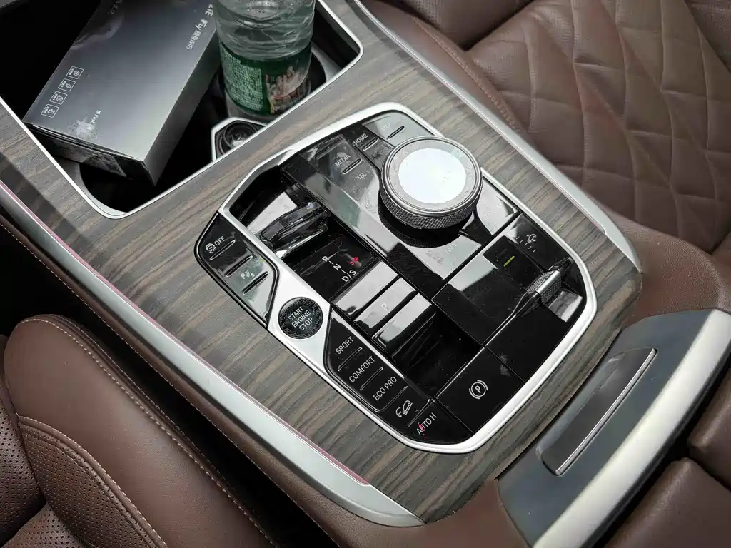BMW X7 — миниатюра 13