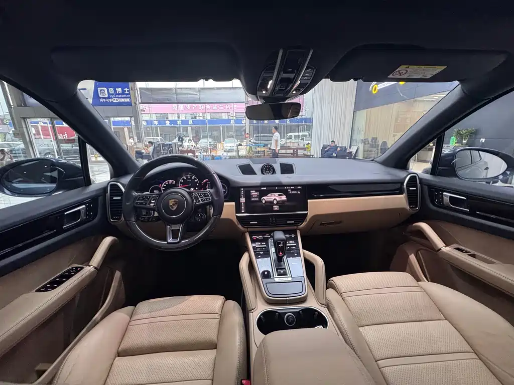 Porsche Cayenne — миниатюра 10