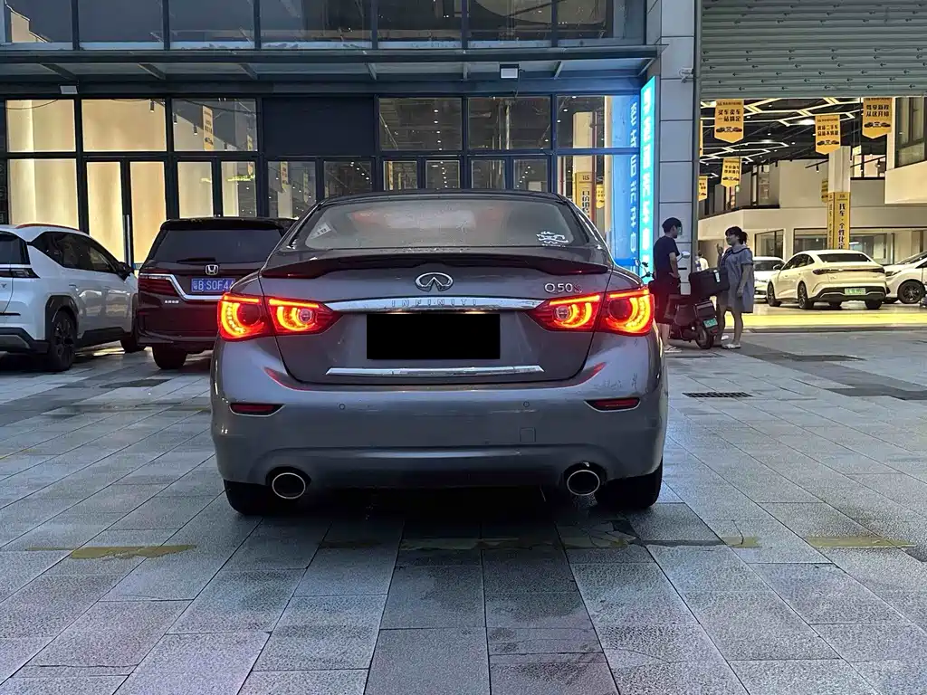 Infiniti Q50L — миниатюра 5