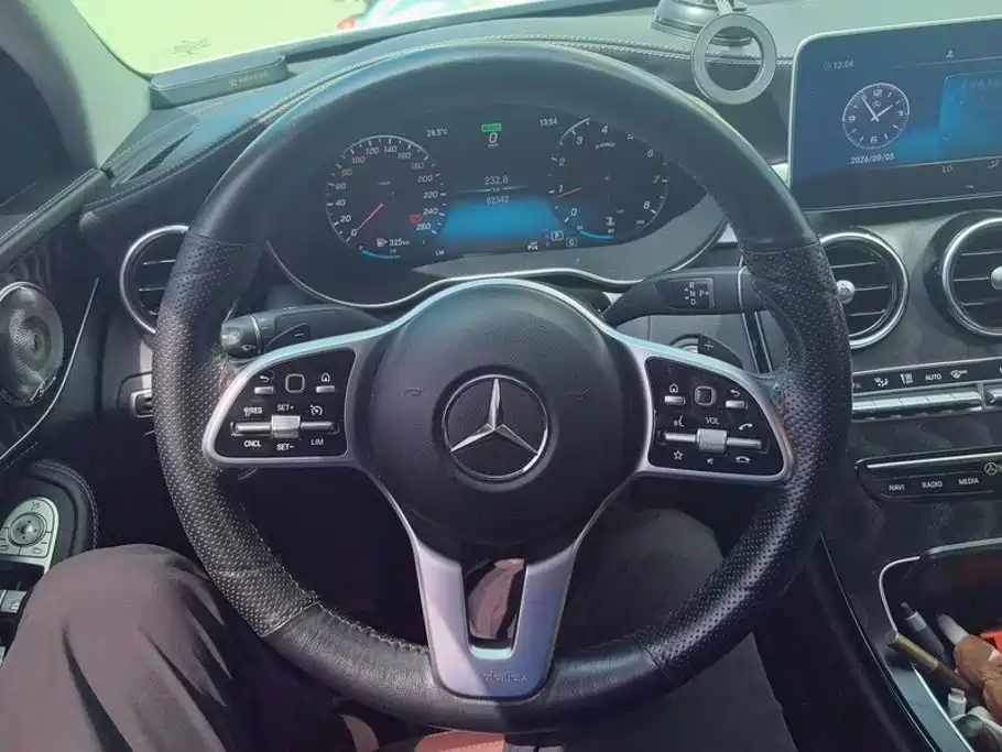 Mercedes-Benz C-Class — миниатюра 15