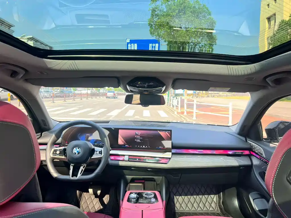 BMW 5 Series — миниатюра 5