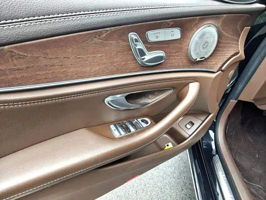 Mercedes-Benz E-Class — миниатюра 5
