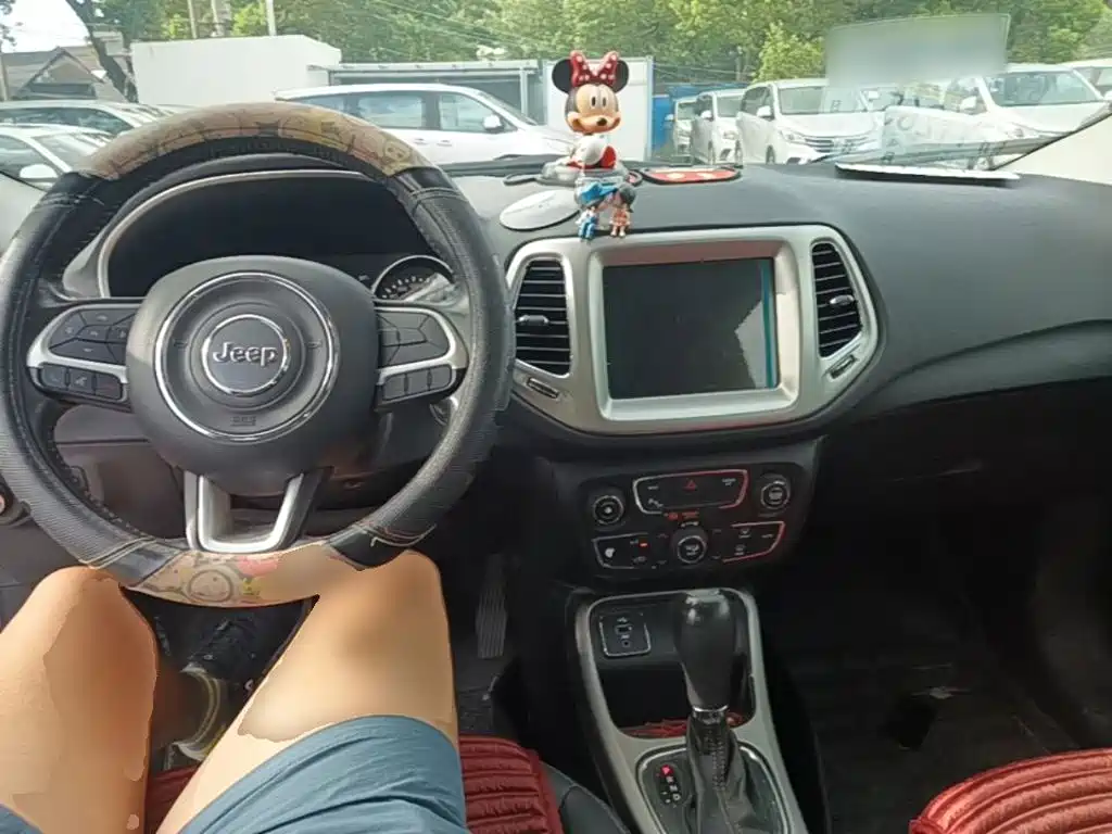 Jeep Compass — миниатюра 10