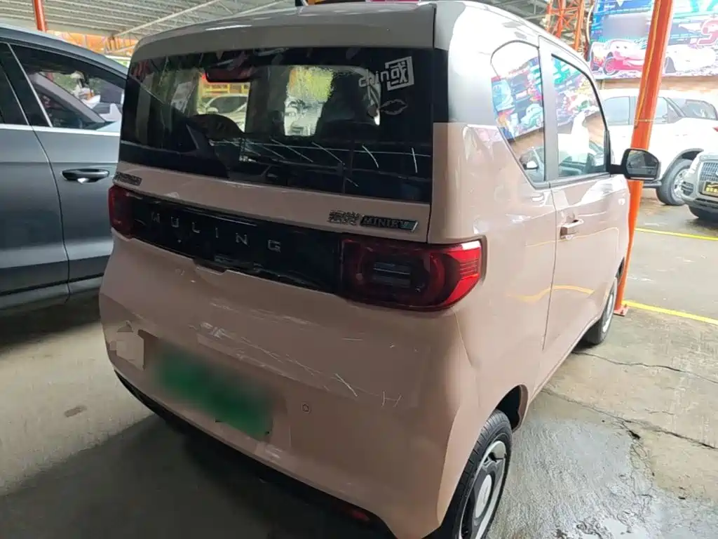 Wuling MINIEV — миниатюра 7