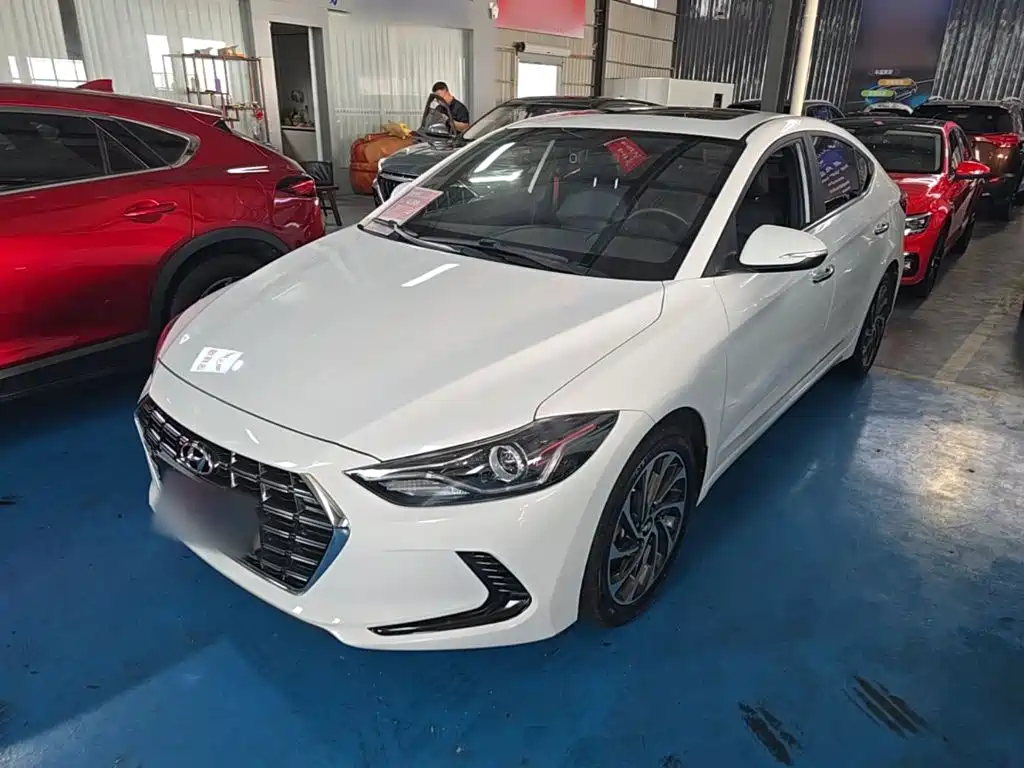 Hyundai Elantra — миниатюра 2