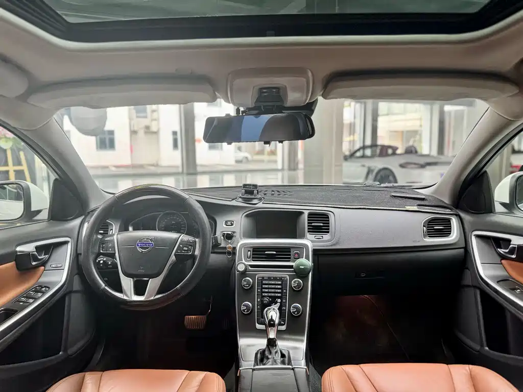 Volvo S60 — миниатюра 6