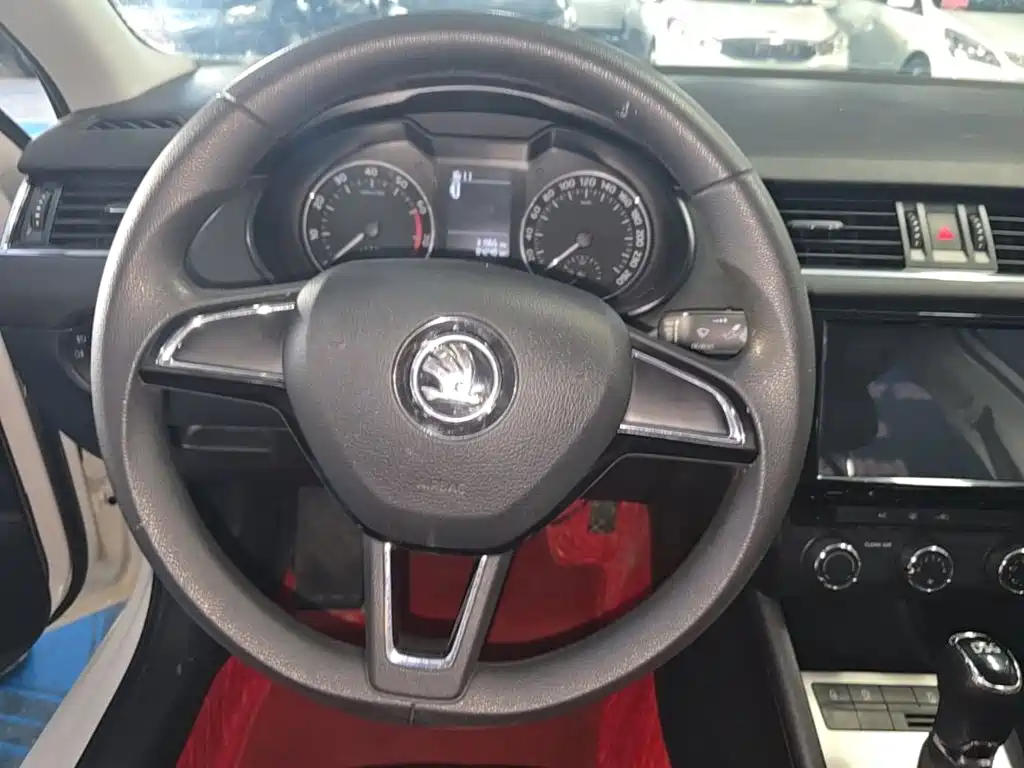 Skoda Octavia — миниатюра 11