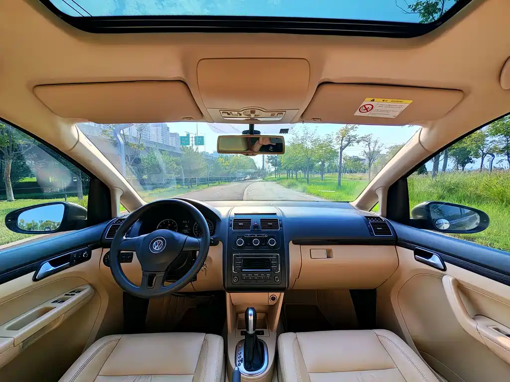 Volkswagen Touran — миниатюра 4