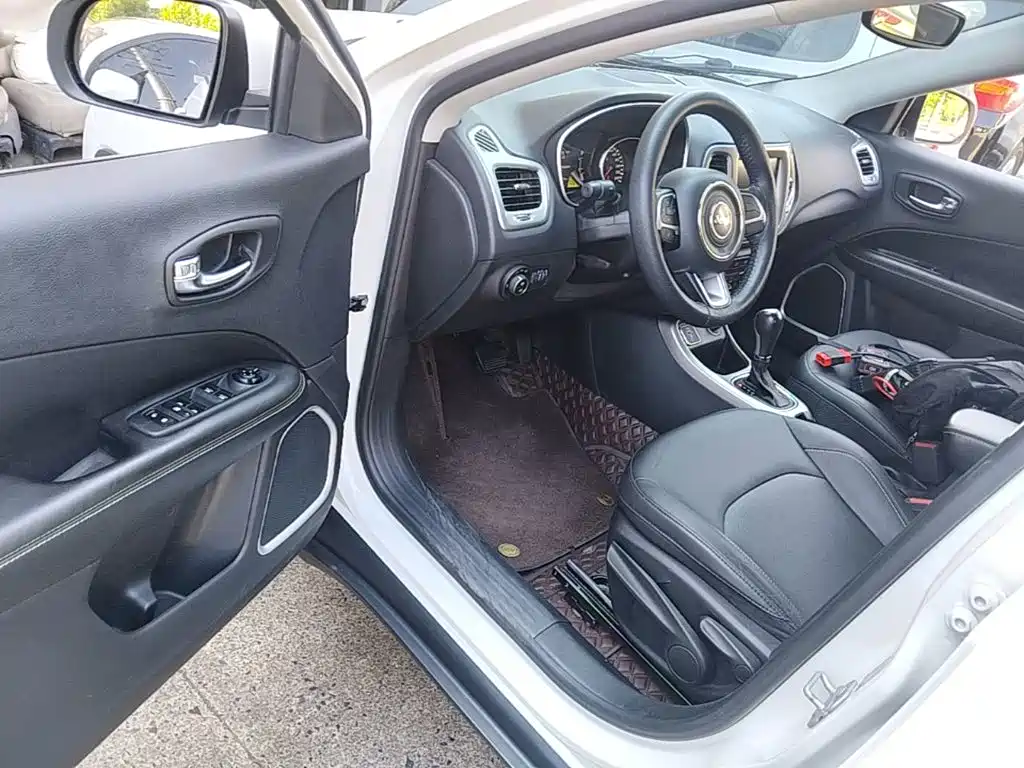 Jeep Compass — миниатюра 16
