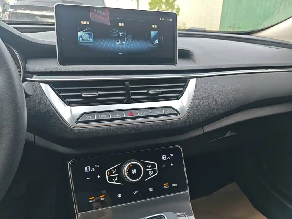 Hongqi Hongqi H5 — миниатюра 13