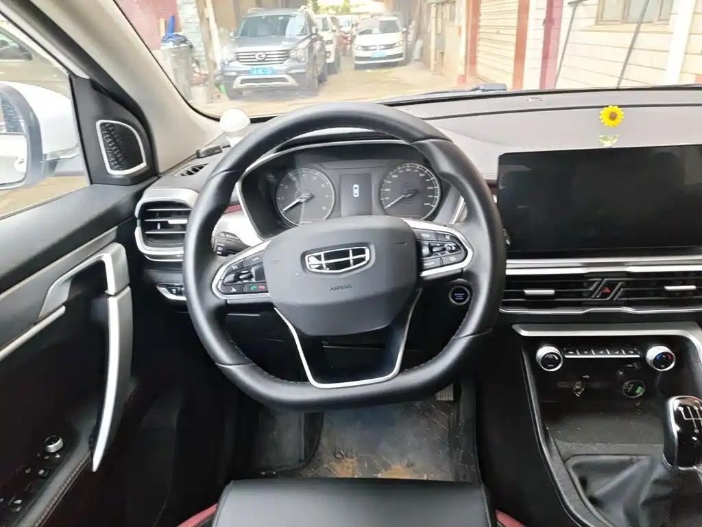 Geely Binyue — миниатюра 6