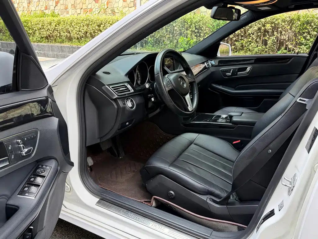 Mercedes-Benz E-Class — миниатюра 6
