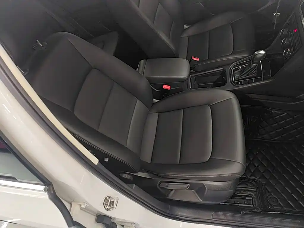 Volkswagen Golf Sportsvan — миниатюра 25