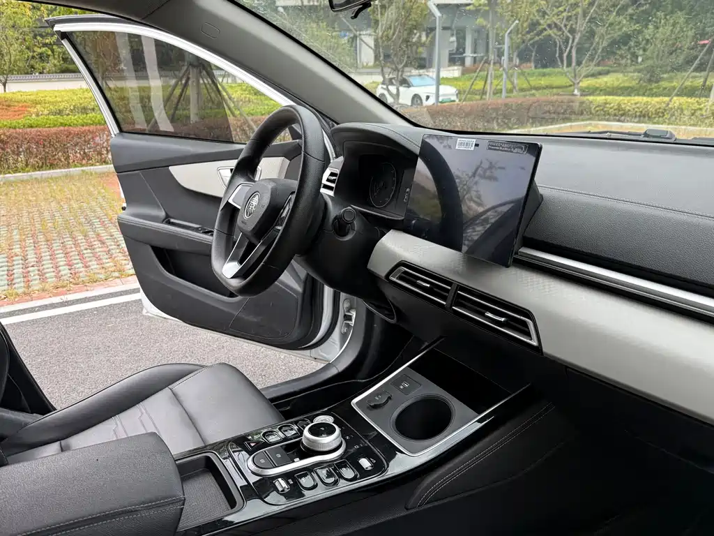 BYD Qin NEV — миниатюра 9