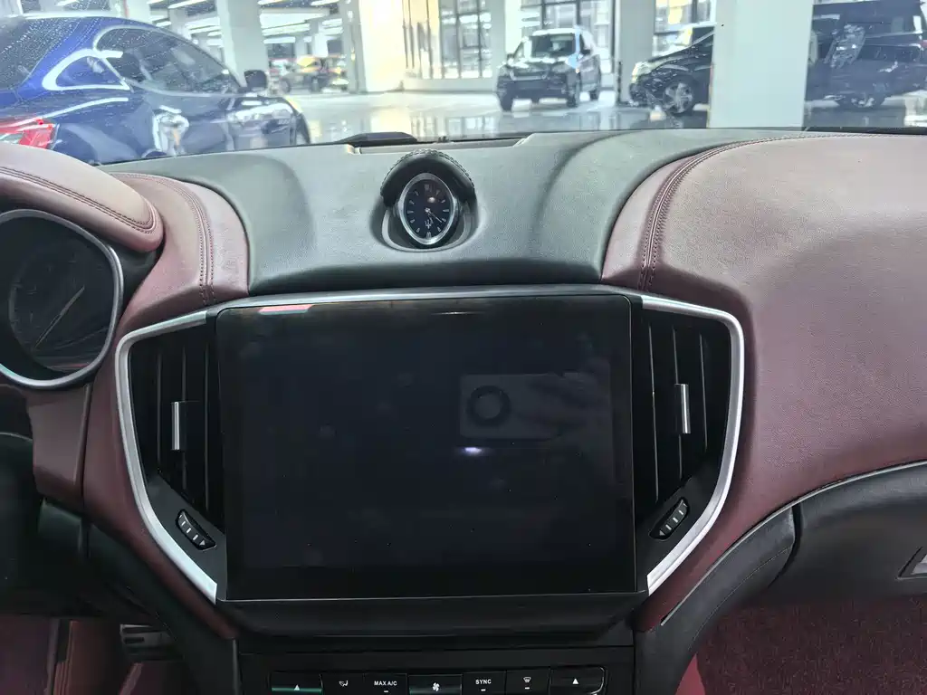 Maserati Ghibli — миниатюра 13