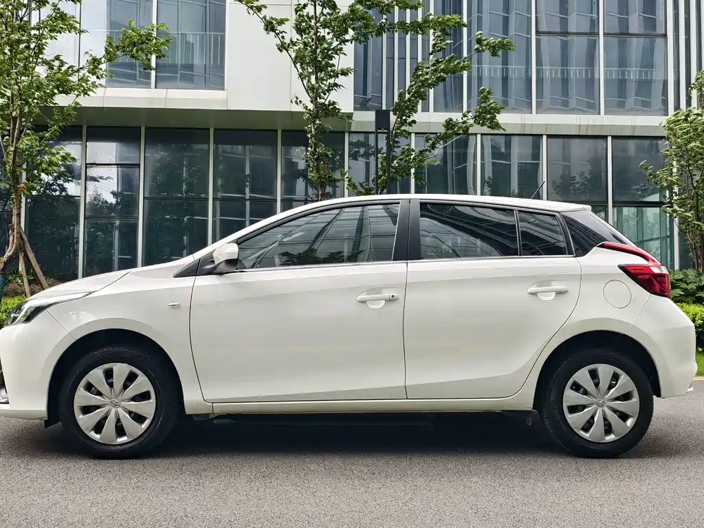 Toyota Yaris L — миниатюра 7