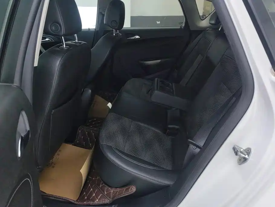 Buick Excelle — миниатюра 11