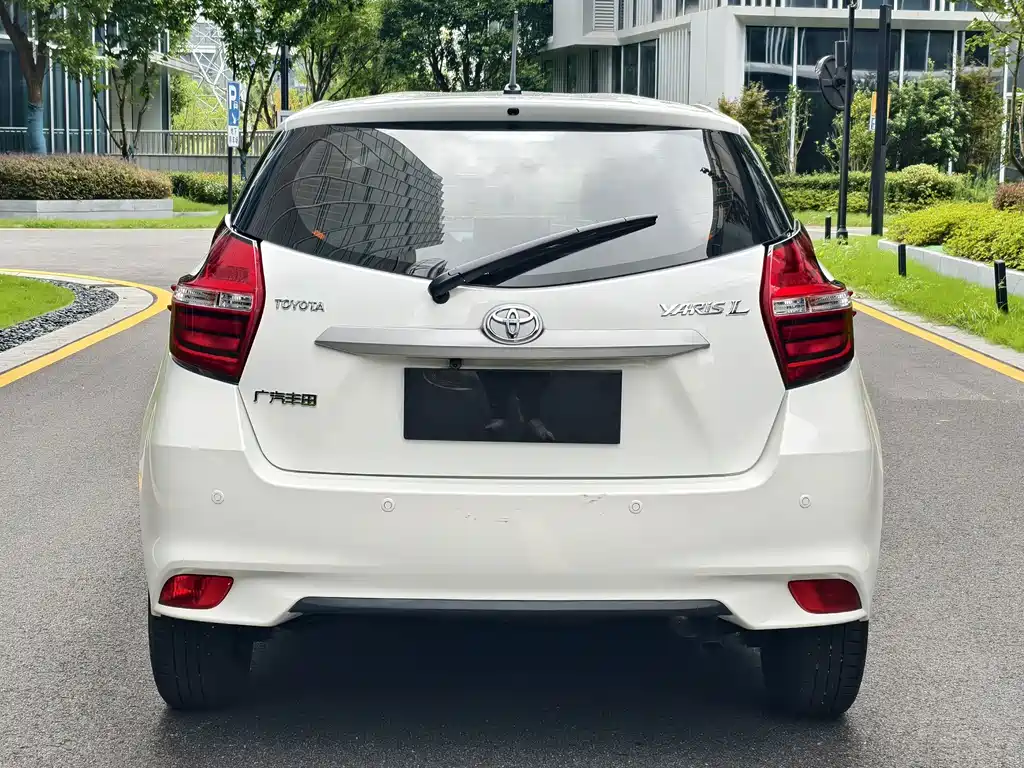 Toyota Yaris L — миниатюра 9