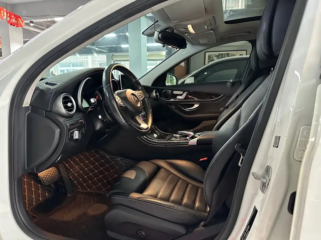 Mercedes-Benz C-Class — миниатюра 11
