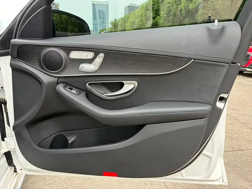 Mercedes-Benz C-Class — миниатюра 19