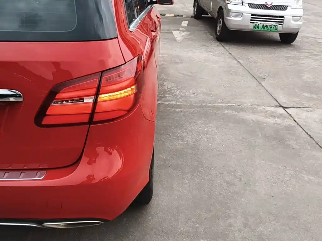 Mercedes-Benz B-Class — миниатюра 8