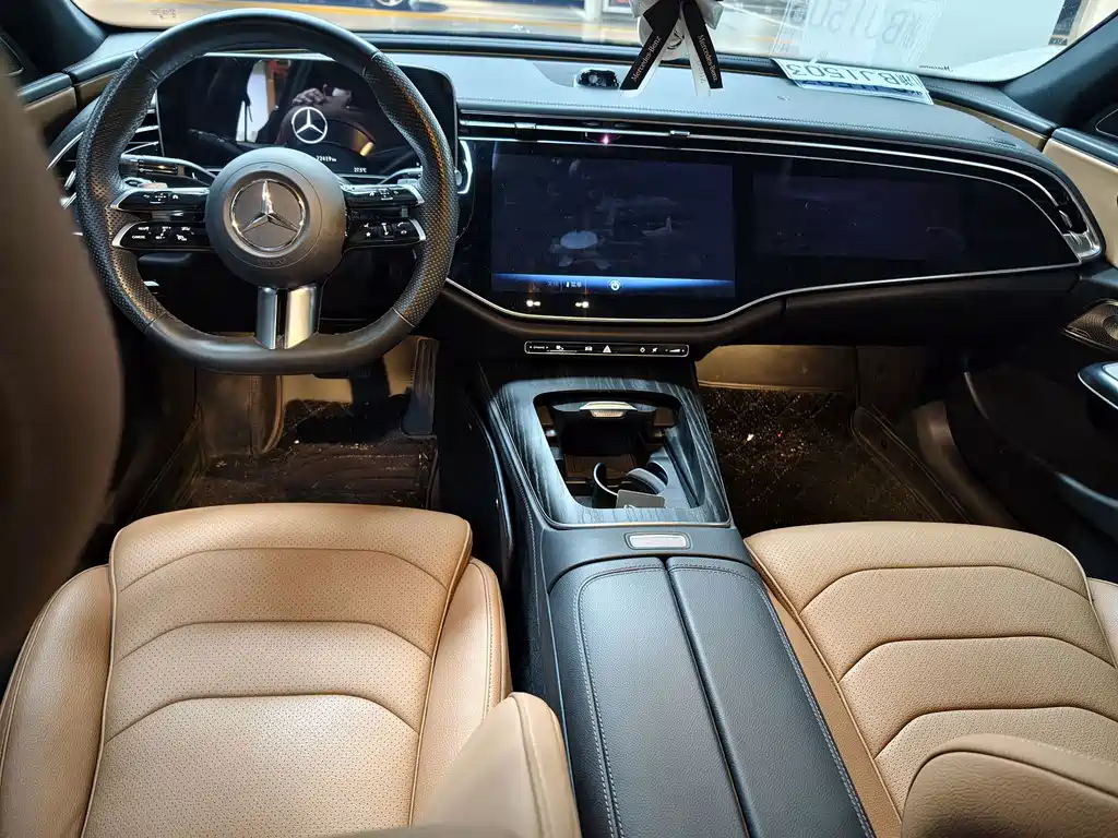 Mercedes-Benz E-Class — миниатюра 12
