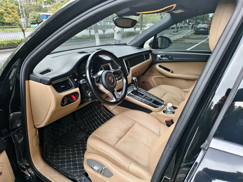 Porsche Macan — миниатюра 9