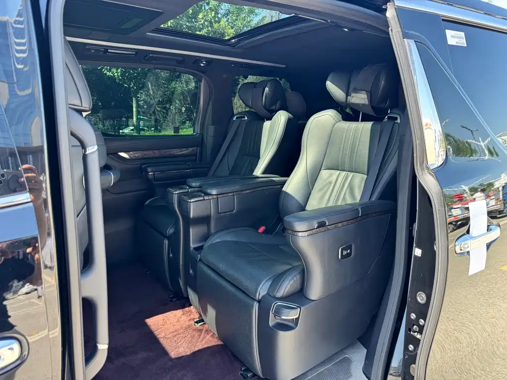 Toyota Vellfire 2023 2.5L HV