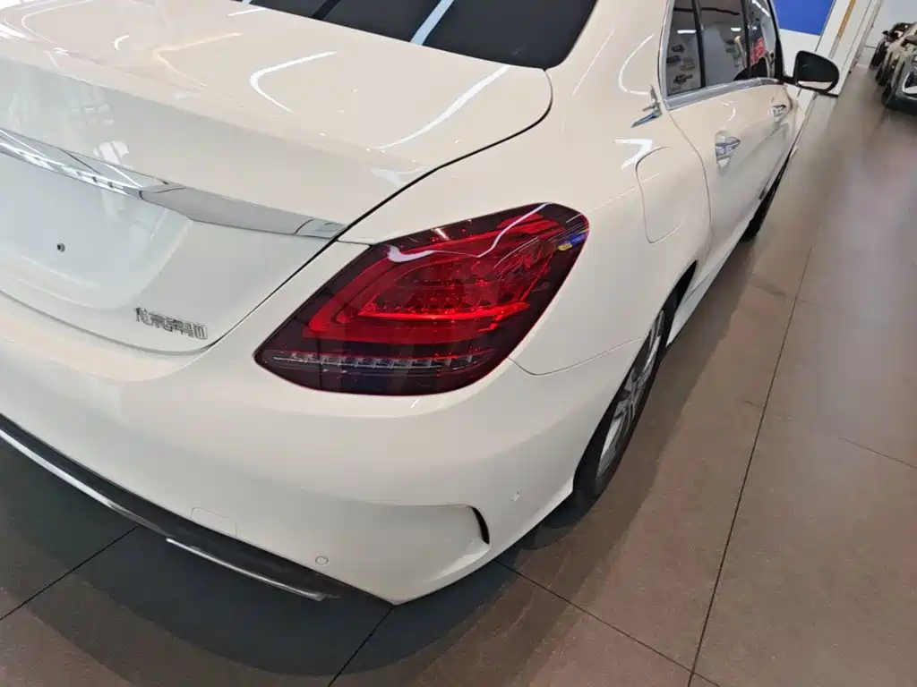 Mercedes-Benz C-Class — миниатюра 8