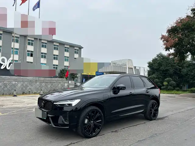 VOLVO  XC60 PLUG IN HYBRID 2024