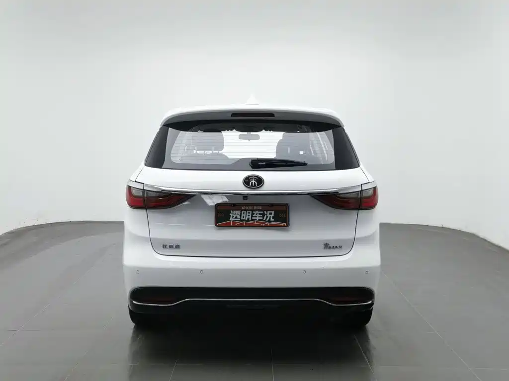BYD MAX — миниатюра 4