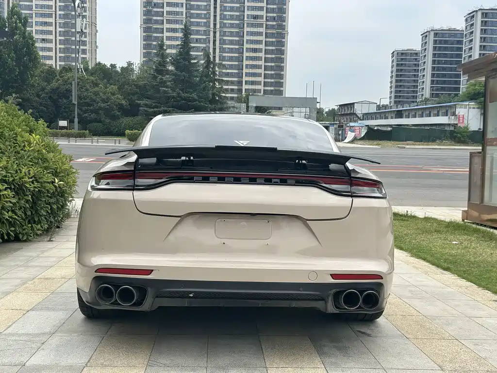 Porsche Panamera 2013 Panamera 4 Platinum Edition 3.6L