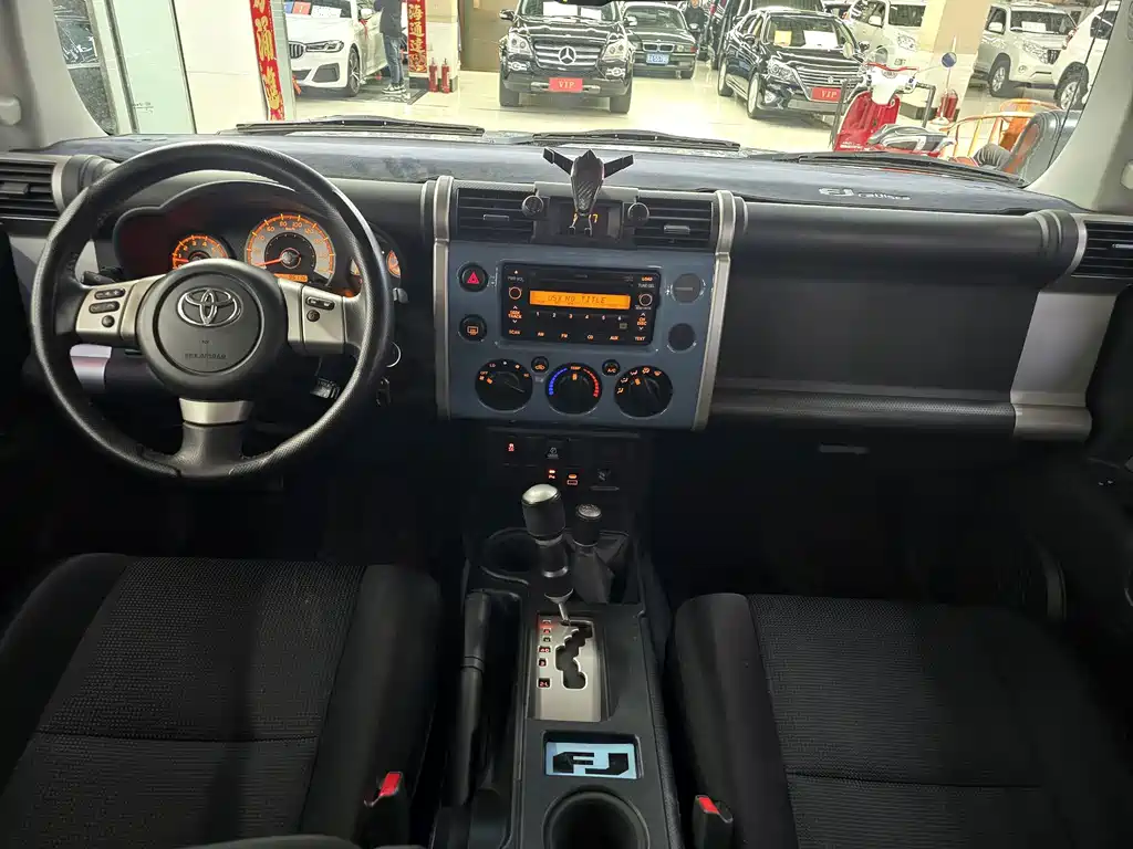 Toyota FJ Cruiser — миниатюра 11