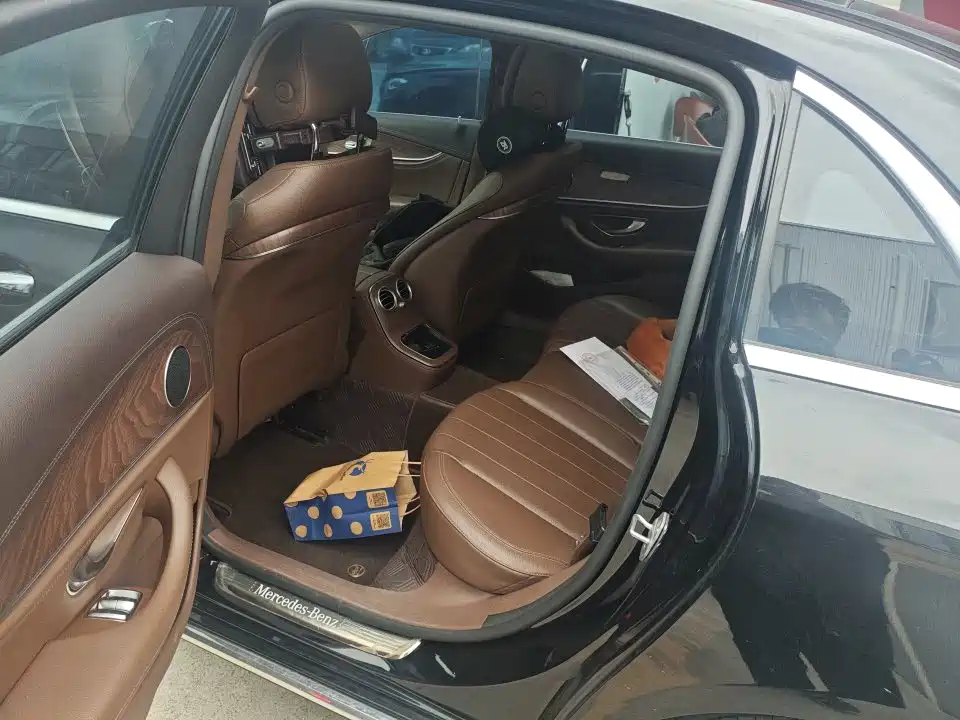 Mercedes-Benz E-Class — миниатюра 4