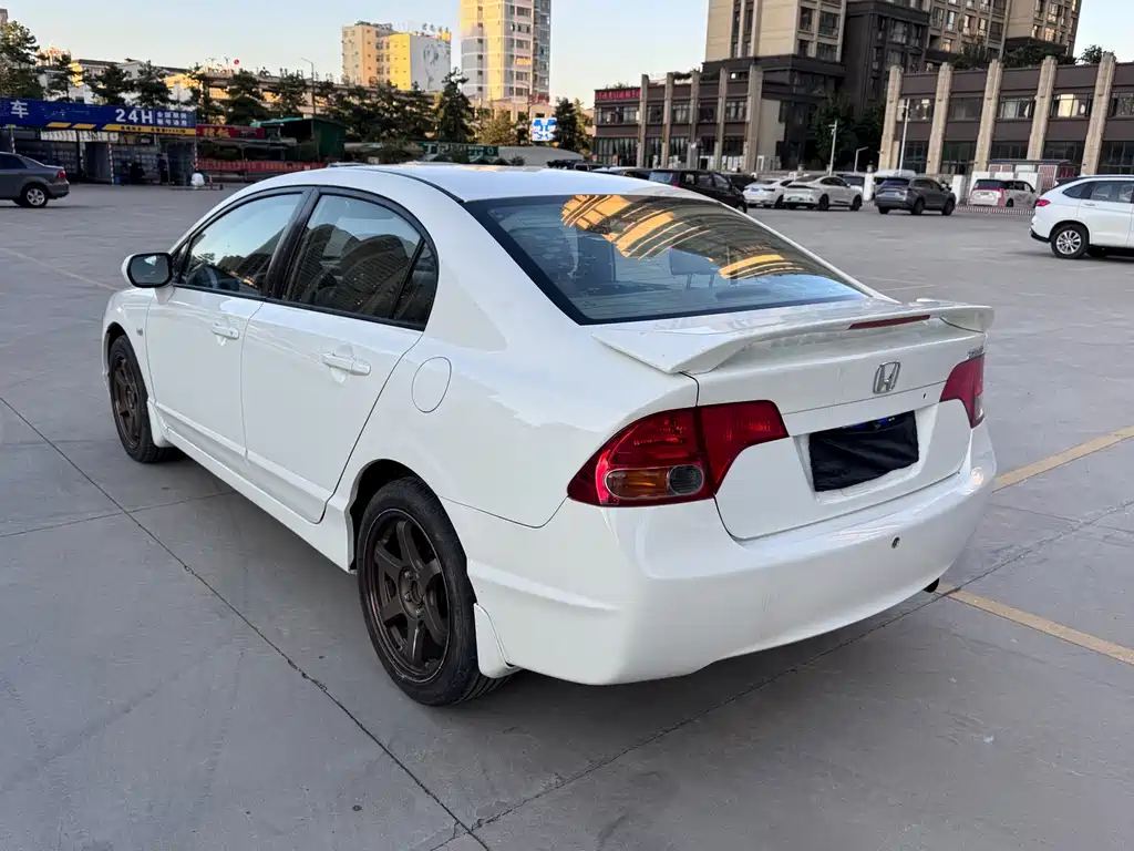 Honda Civic — миниатюра 7