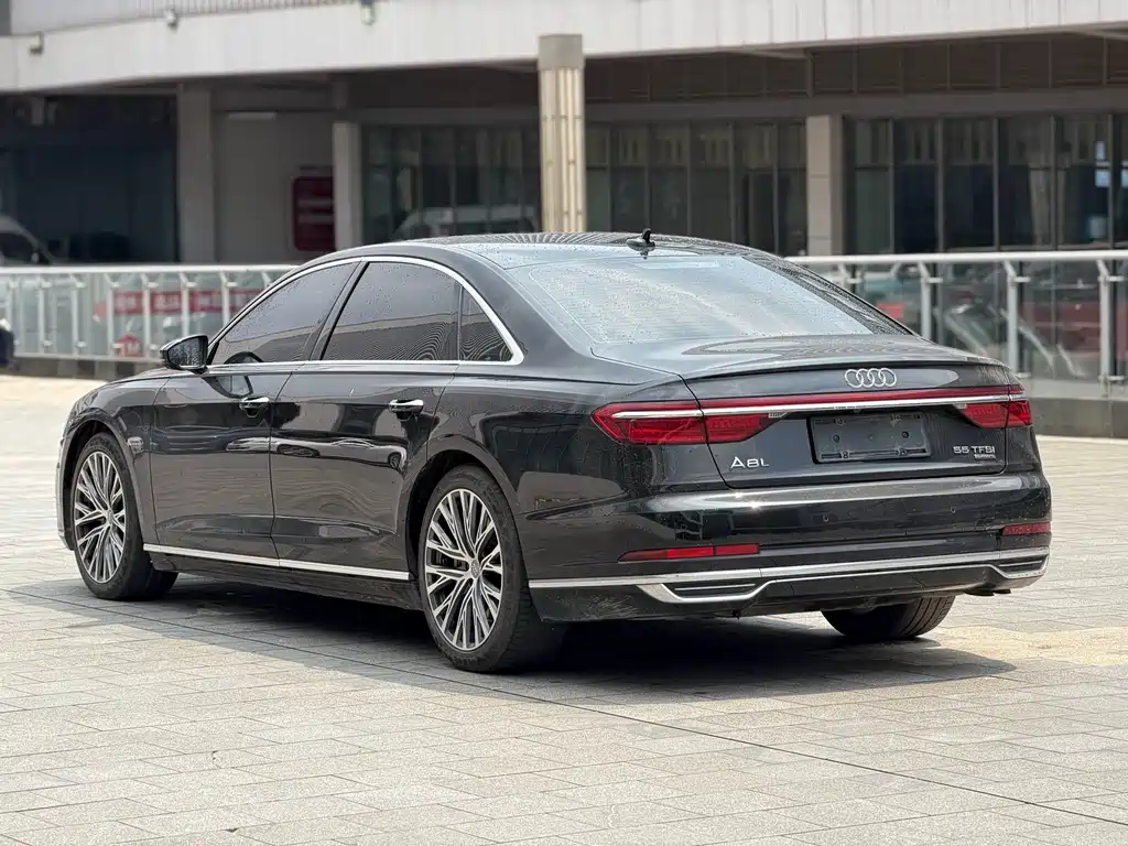 Audi A8 — миниатюра 4