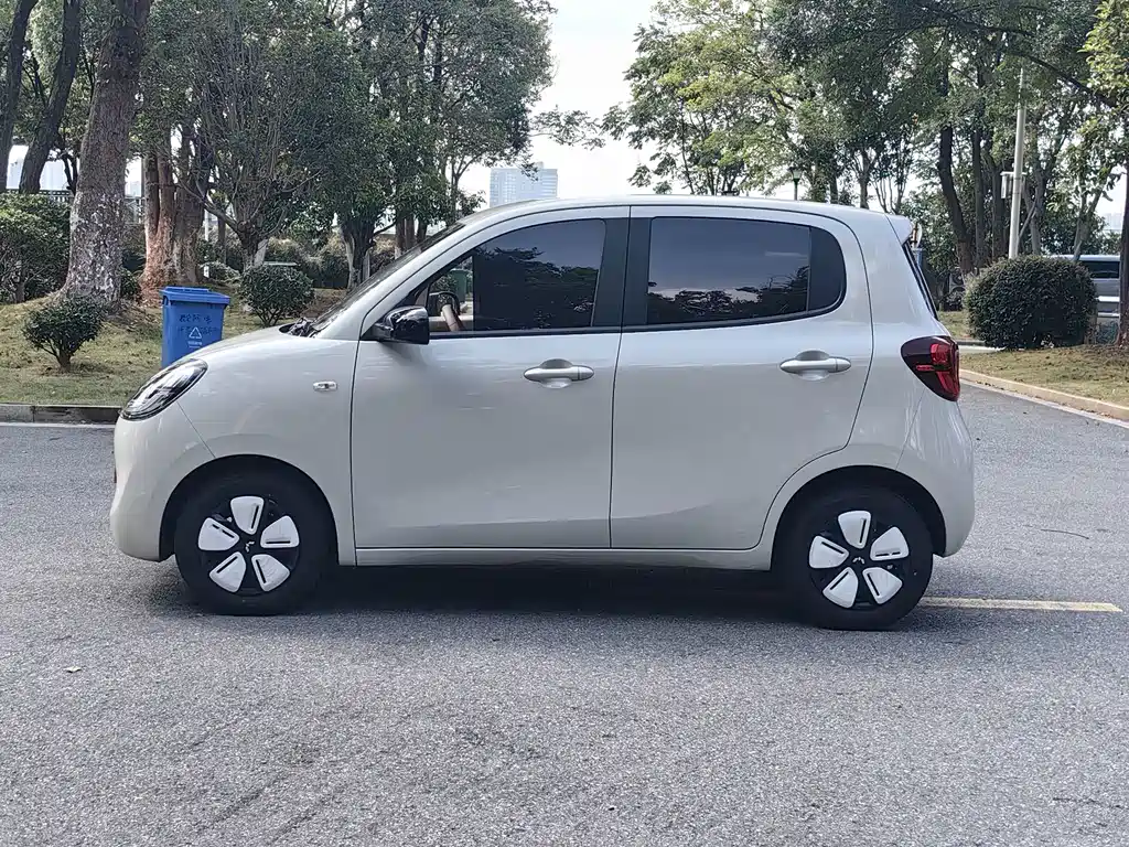 Wuling MINIEV — миниатюра 9