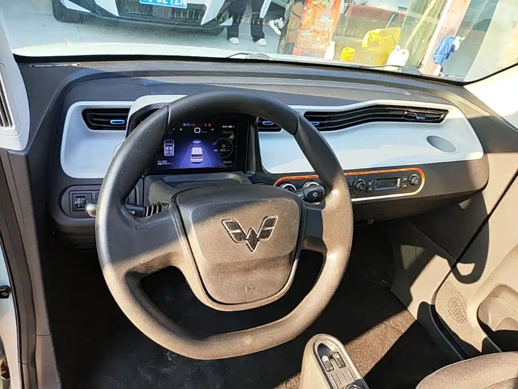 Wuling MINIEV — миниатюра 10