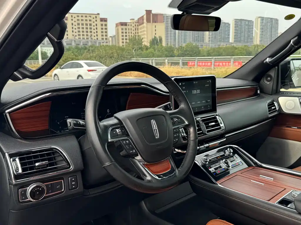 Lincoln Navigator — миниатюра 17