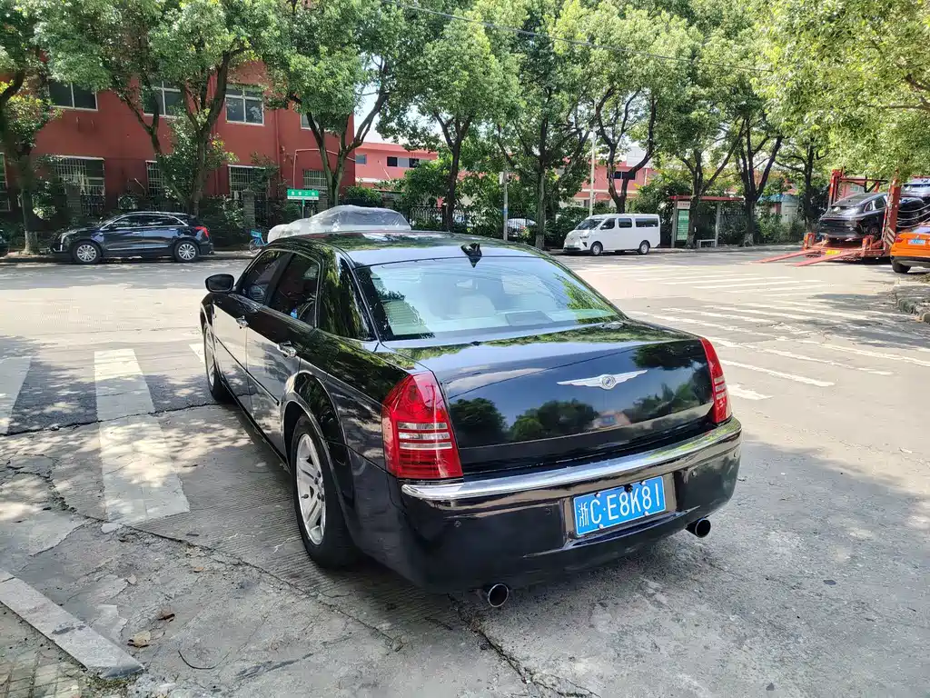Chrysler 300C — миниатюра 13