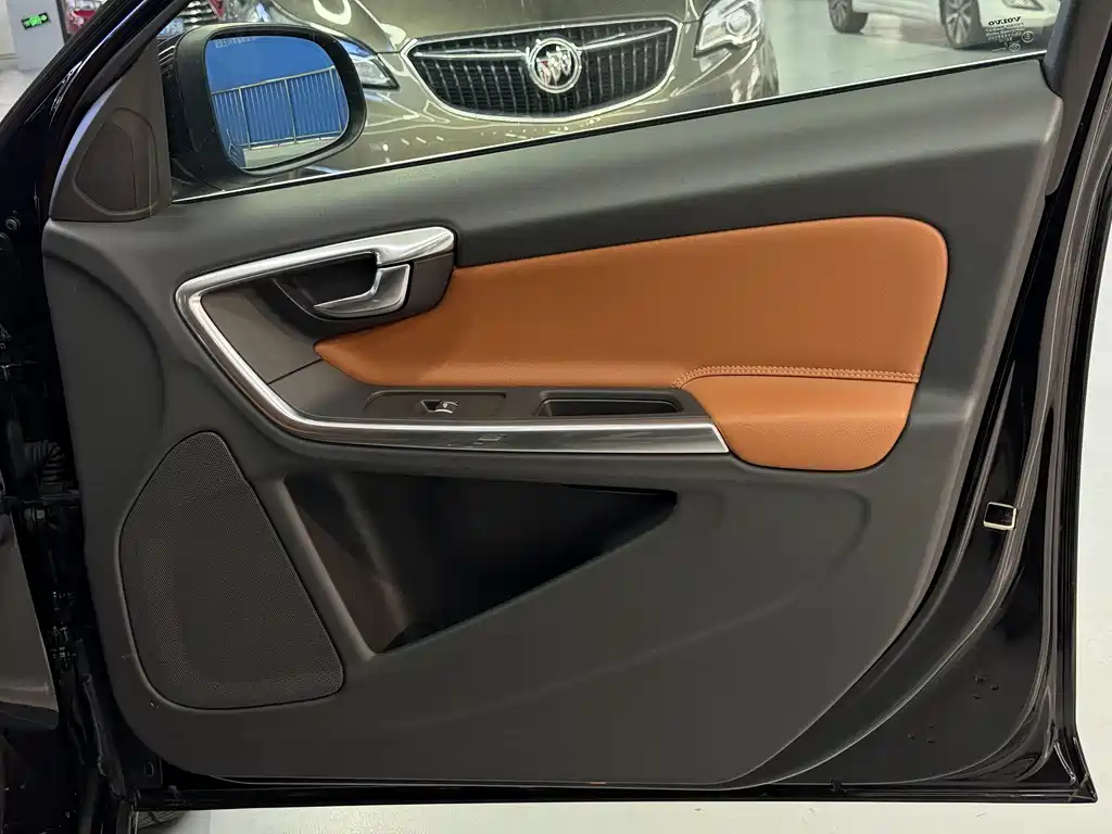 VOLVO S60 PLUG IN HYBRID