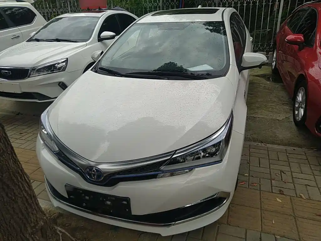 Toyota Corolla Hybrid — миниатюра 3