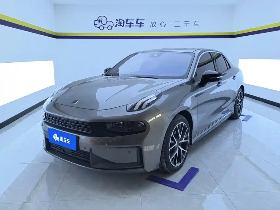 Lynk & Co 03