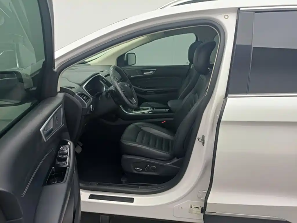 Ford Edge — миниатюра 10