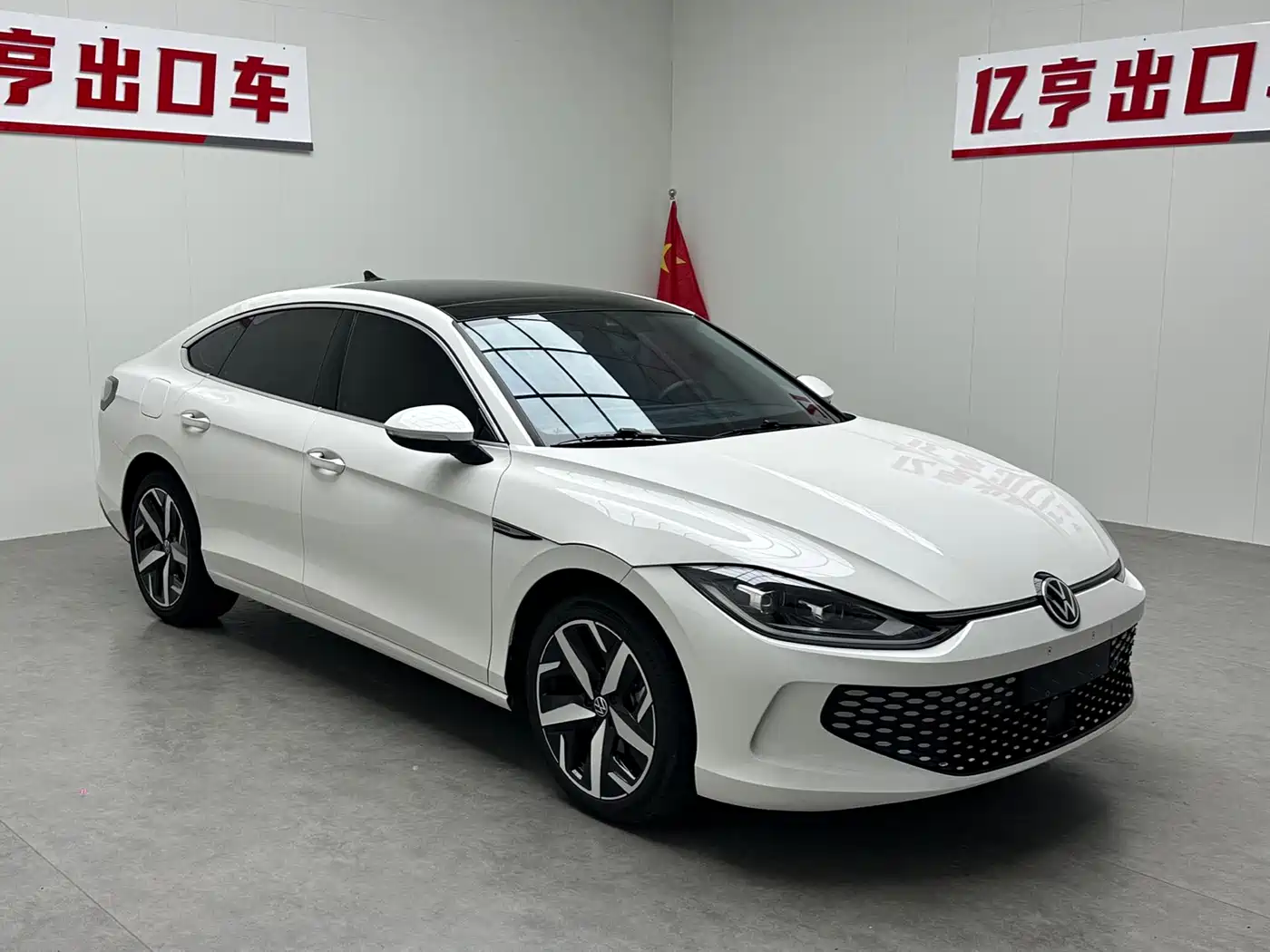 Volkswagen Lamando 2022 Белый из Китая