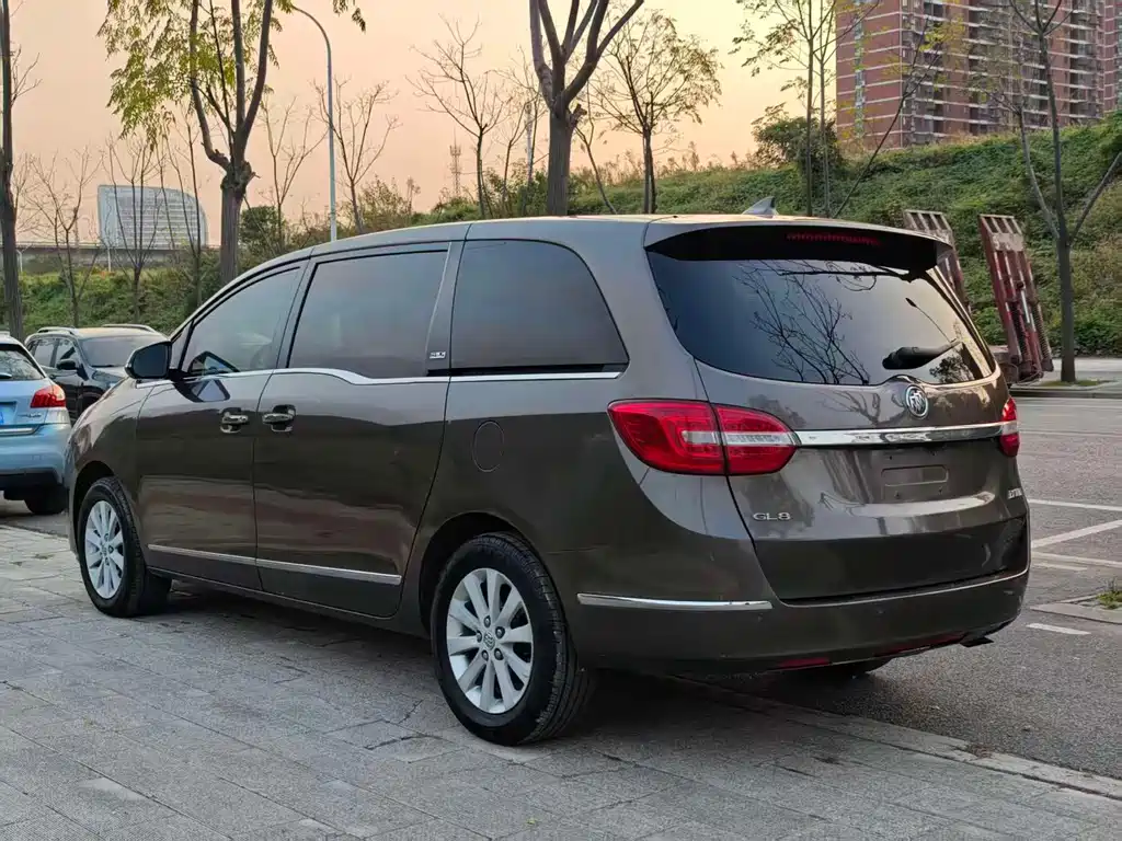 Buick GL8 — миниатюра 9