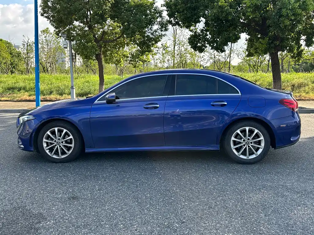 Mercedes-Benz A-Class — миниатюра 7
