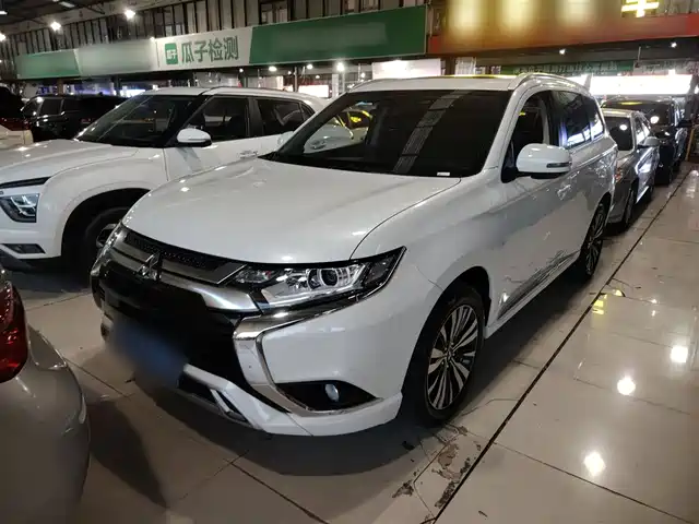 MITSUBISHI OUTLANDER