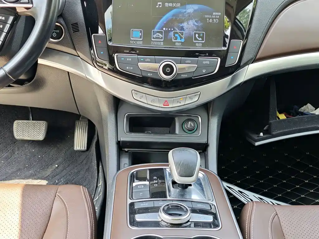 BYD Tang New Energy — миниатюра 13