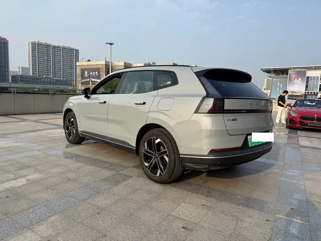 Volvo XC70 PHEV — миниатюра 6